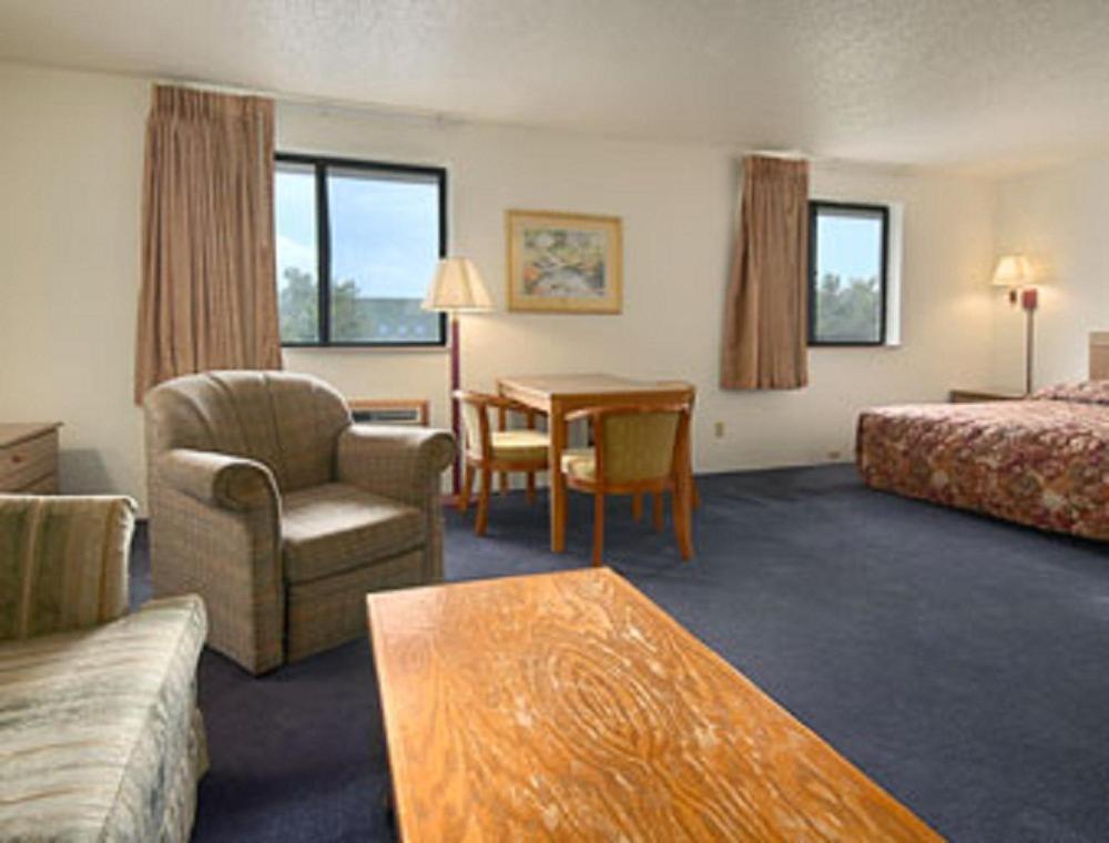 Hotel Super 8 Davenport Habitación foto
